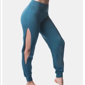 Namastetics Wander Pant deep sapphire
